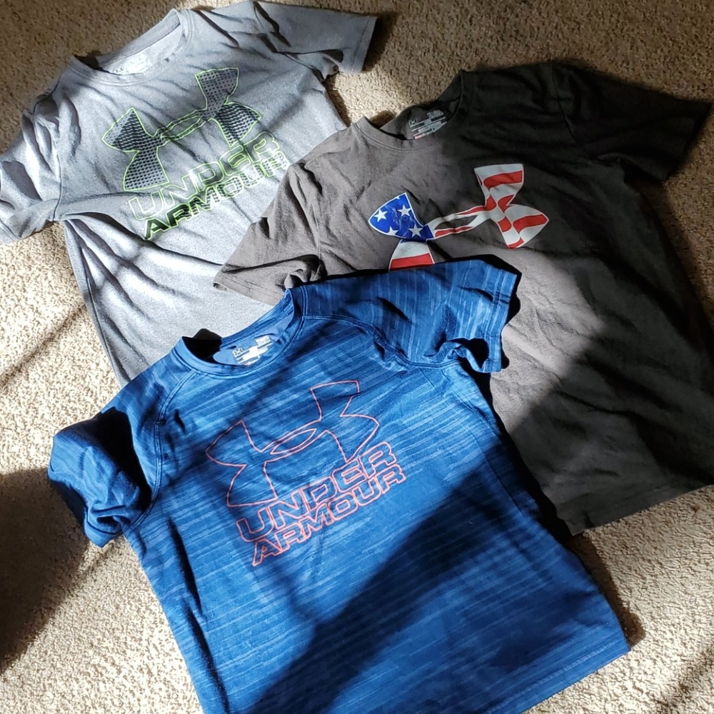 Lot Boy's YLG Under Armour Tees